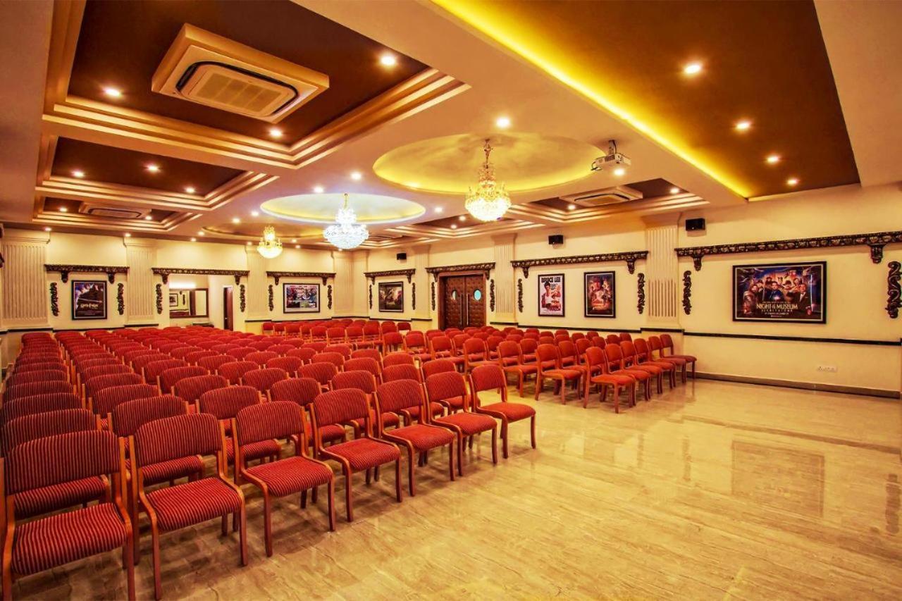 Cinemascope An Apart Hotel Chennai Extérieur photo