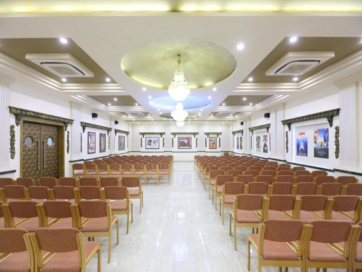 Cinemascope An Apart Hotel Chennai Extérieur photo