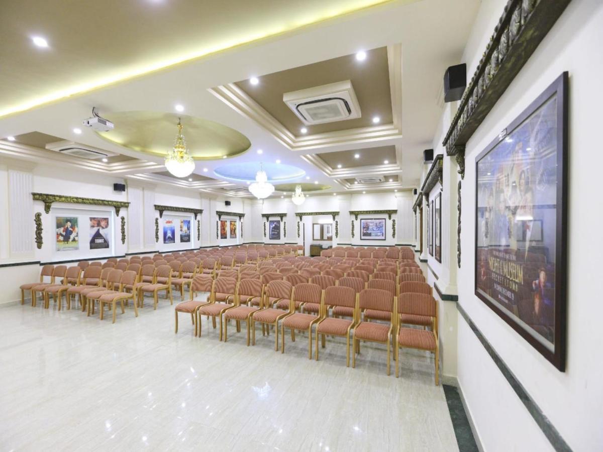 Cinemascope An Apart Hotel Chennai Extérieur photo