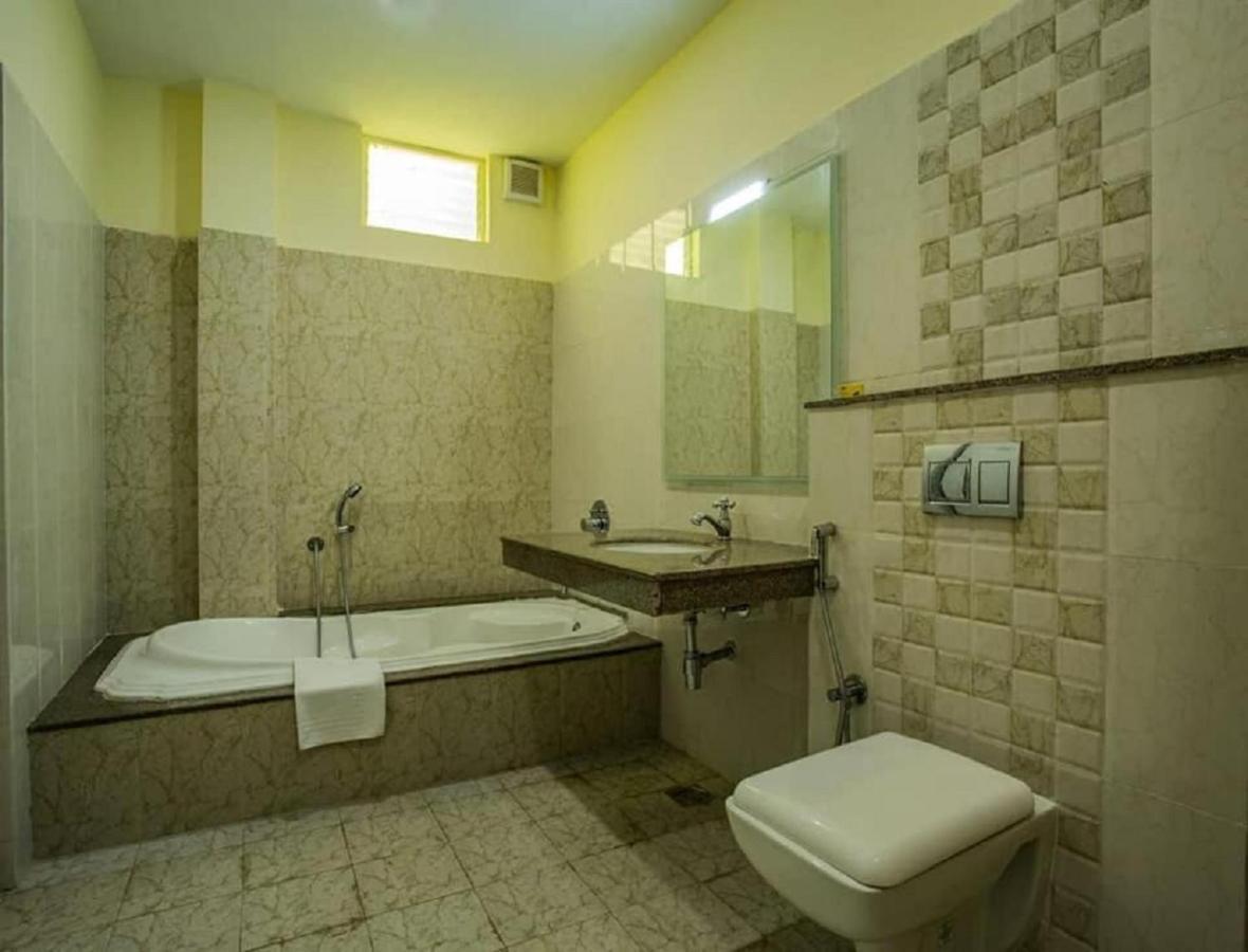 Cinemascope An Apart Hotel Chennai Extérieur photo